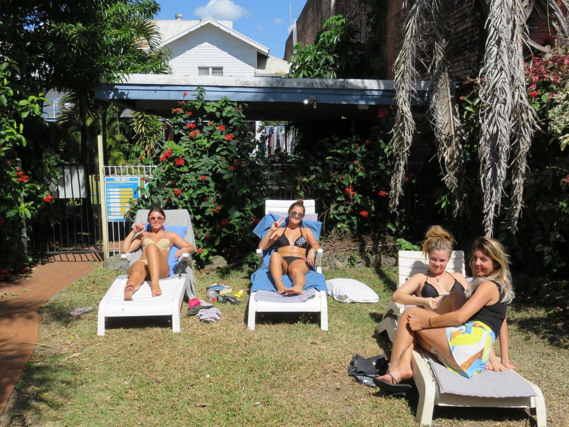 Reef Backpackers Hostel Cairns Exterior foto