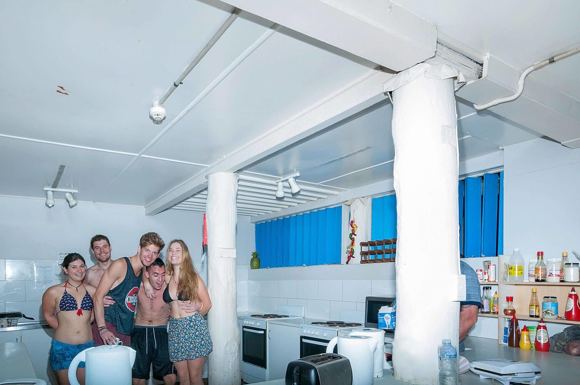 Reef Backpackers Hostel Cairns Exterior foto