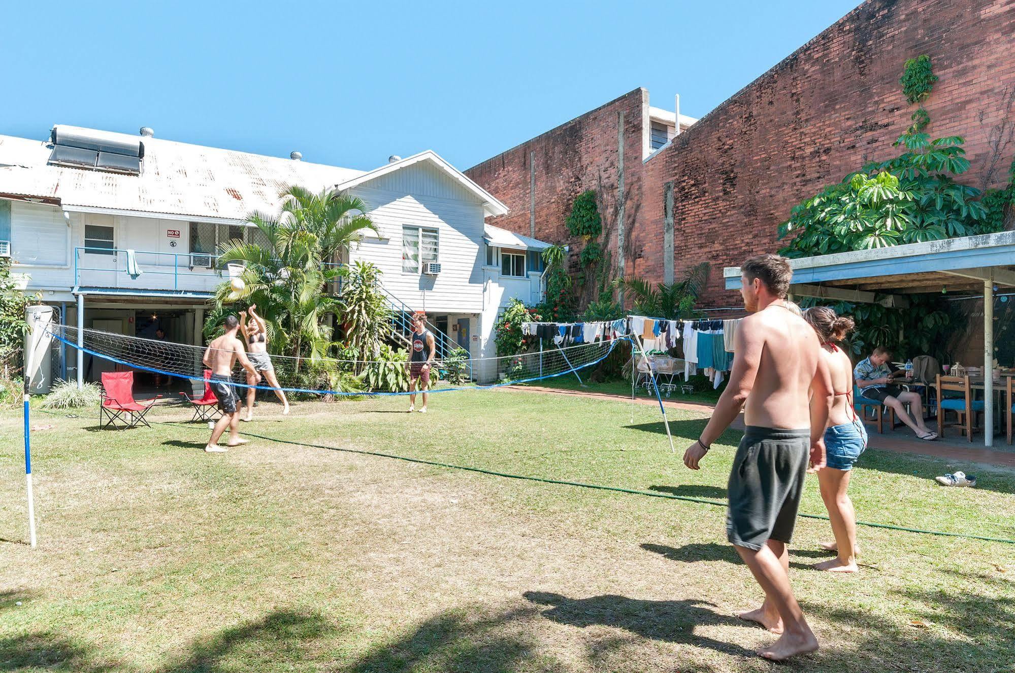 Reef Backpackers Hostel Cairns Exterior foto